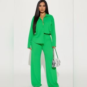 😍Two piece Button Down Evergreen Dress Suit SZ Large✨️